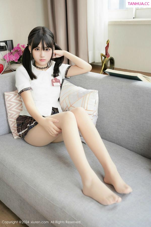  [XiuRen]高清写真图 2024.12.10 No.9573 姚若兮vay 美腿丝袜第18张图片